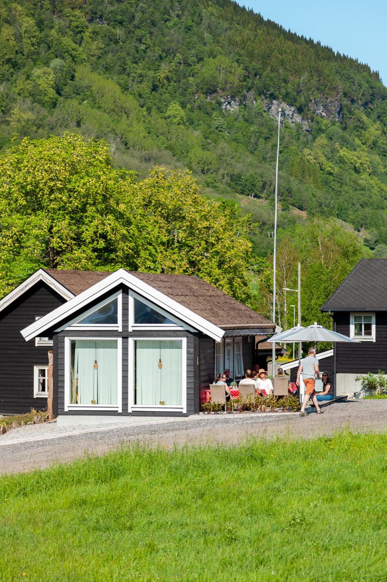 Отель Tuftegarden Viksdalen Экстерьер фото